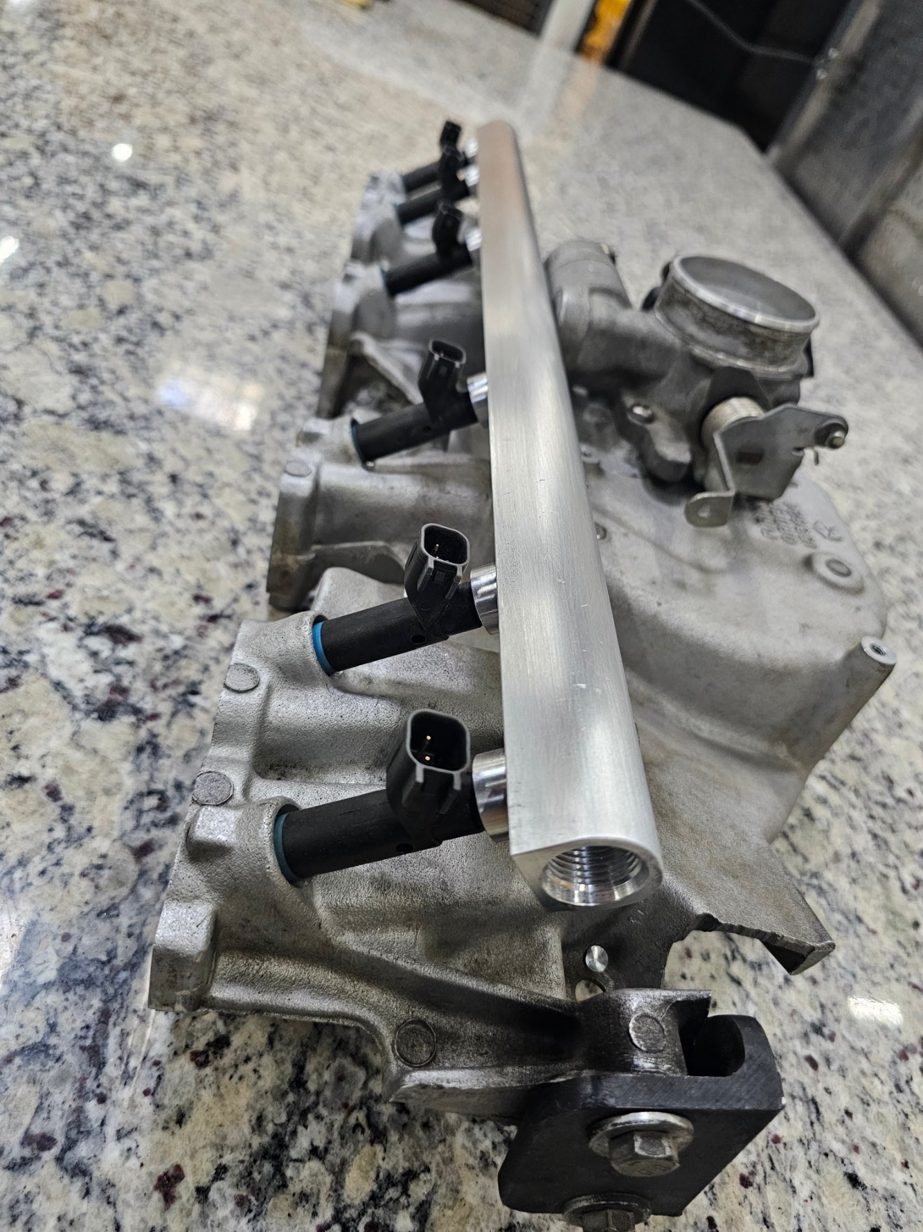 Jeep 4.0 Fuel Rail -8 Raw Aluminum Finish